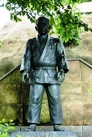 西郷四郎の銅像